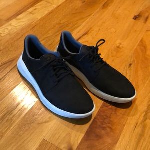 Timberland, Mens size 9, black brushed leather, dress sneakers.